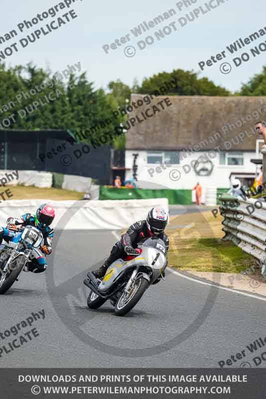 Vintage motorcycle club;eventdigitalimages;mallory park;mallory park trackday photographs;no limits trackdays;peter wileman photography;trackday digital images;trackday photos;vmcc festival 1000 bikes photographs